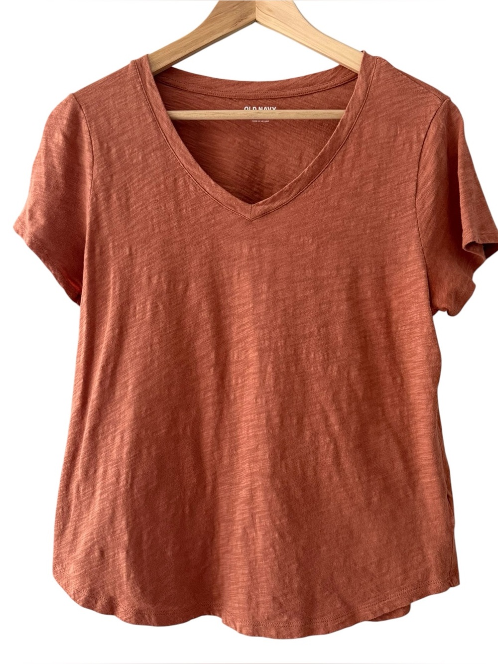 Old Navy Short-Sleeve V-Neck Tee in Rust Orange